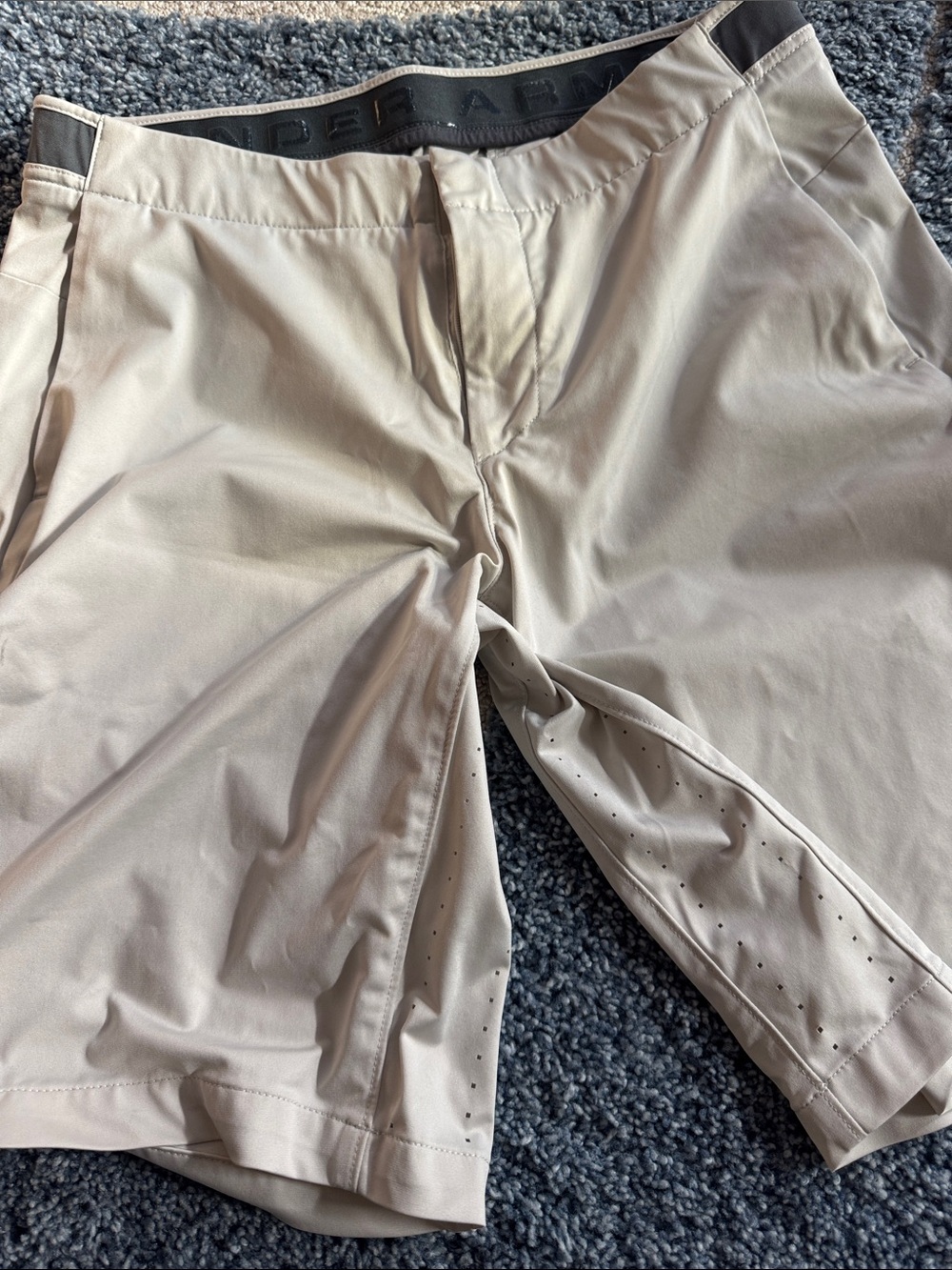 Men's Light Under Armour Beige Athletic Golf Shorts with Vent Panels